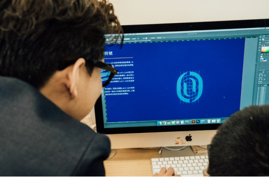 全家Let's Cafe升级全新Logo，它的经典广告比咖啡还香