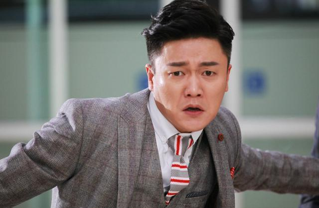 瞒不住了，娱乐圈这些人之前比我还社畜！