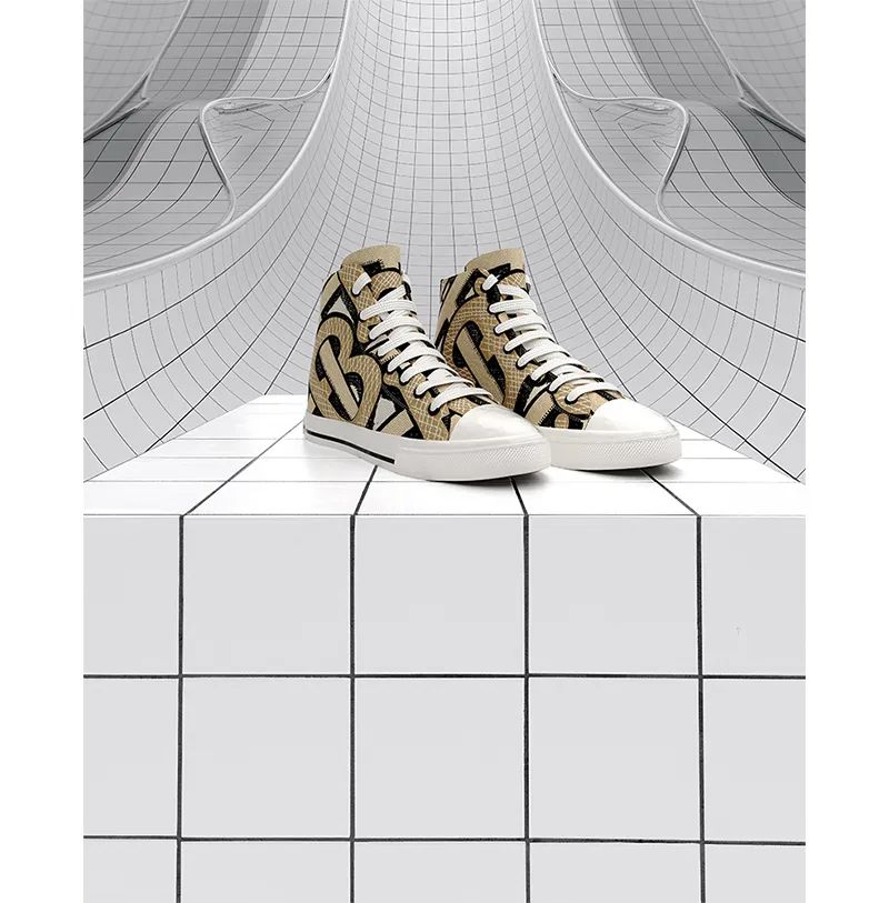 Burbbery夏季广告大片：进入亦真亦假的虚幻世界