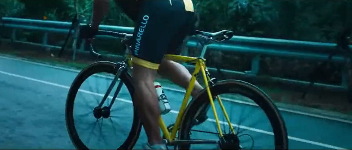 别看背面，看正面！这支运动风的药品广告超燃超给力！