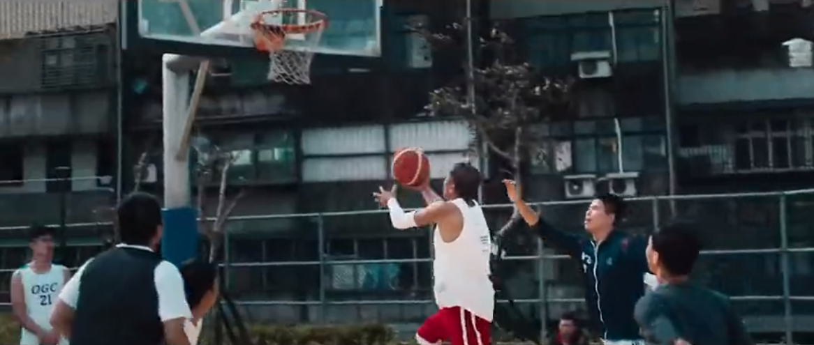 别看背面，看正面！这支运动风的药品广告超燃超给力！