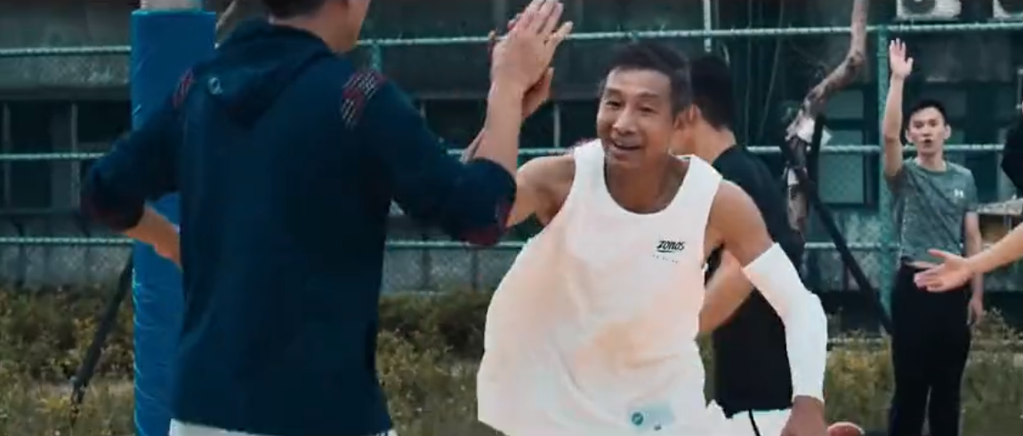 别看背面，看正面！这支运动风的药品广告超燃超给力！