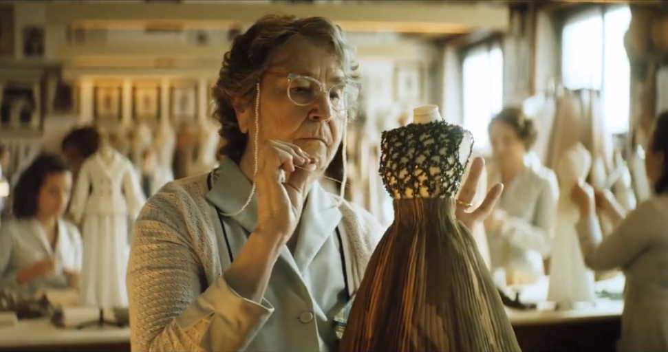 奢侈品广告频现爷爷奶奶，营销的“老年时代”要来临？