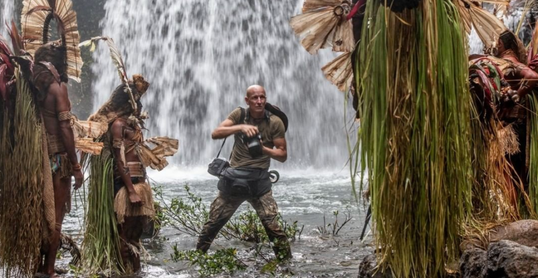 为记录部落文明，英国摄影师跑遍了世界