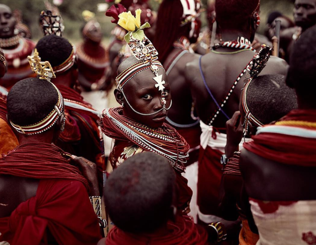 为记录部落文明，英国摄影师跑遍了世界
