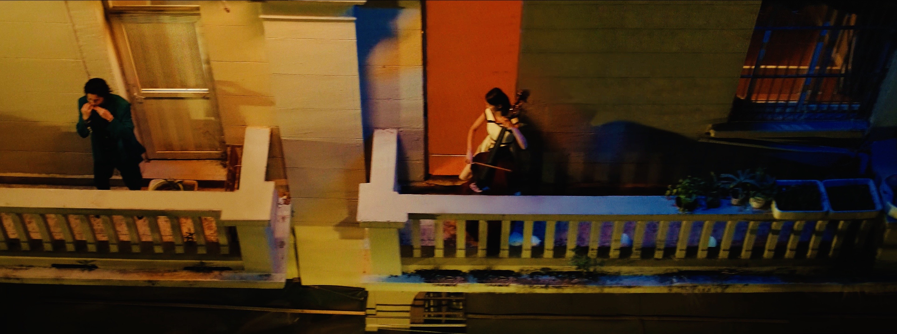 艺术得不像地产广告！我们与创意大咖熊超，聊了聊时代中国MV背后