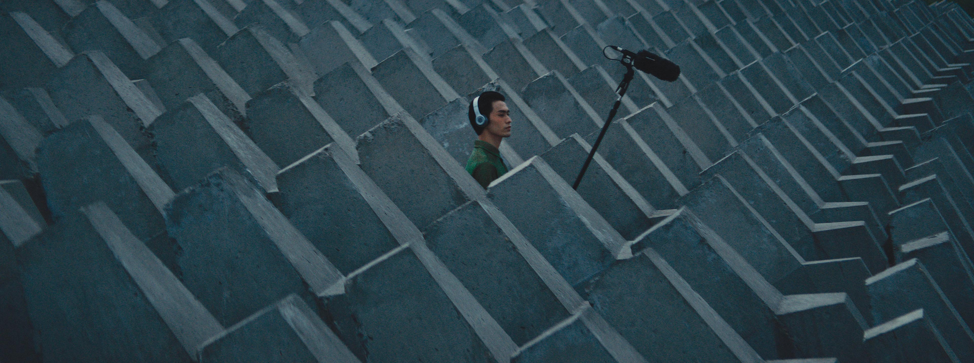 艺术得不像地产广告！我们与创意大咖熊超，聊了聊时代中国MV背后