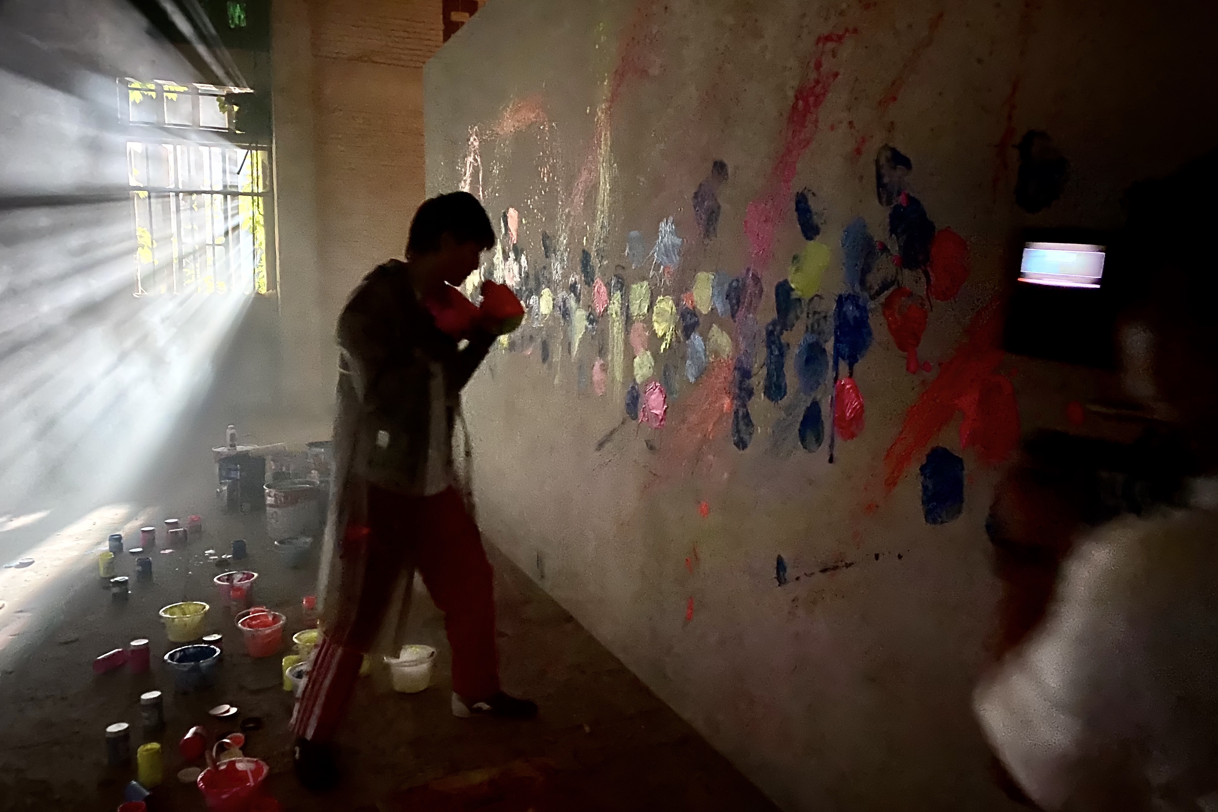 艺术得不像地产广告！我们与创意大咖熊超，聊了聊时代中国MV背后