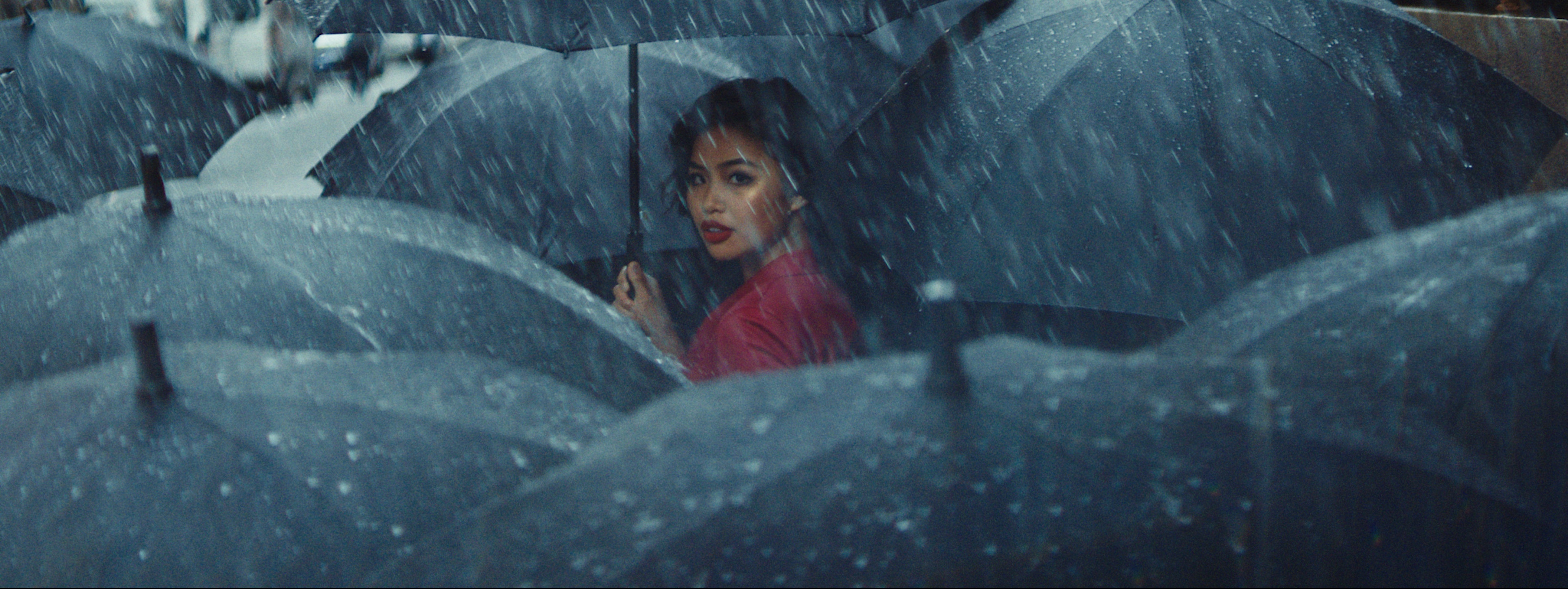 艺术得不像地产广告！我们与创意大咖熊超，聊了聊时代中国MV背后