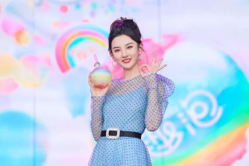 美年达彩虹趣泡：奇妙彩虹，趣泡一夏