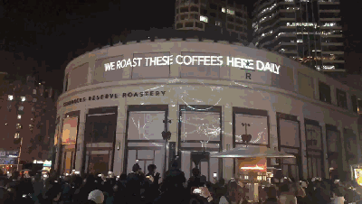 星巴克上海老店变身“咖啡星球”，还举办了艺术展