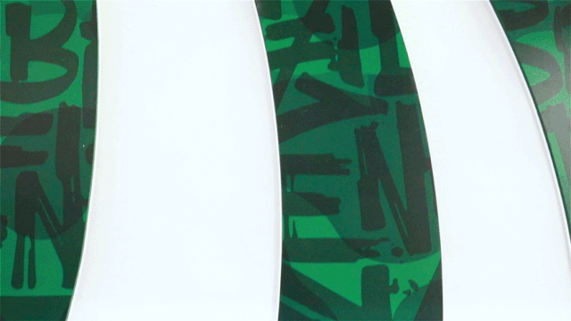 星巴克上海老店变身“咖啡星球”，还举办了艺术展