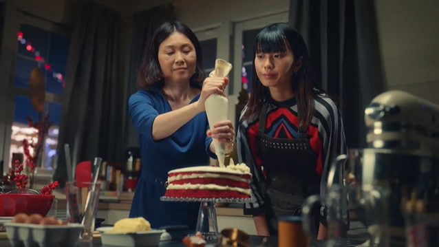 喜力啤酒“丧”气圣诞广告：重聚就是最大的幸运