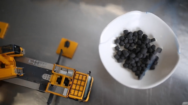 徐工集团定格动画：挖掘机来给你包汤圆