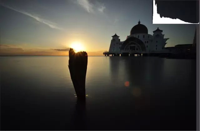 两招解决大光比难题 包围曝光与曝光合成技术详解