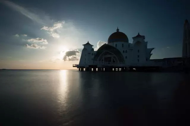 两招解决大光比难题 包围曝光与曝光合成技术详解